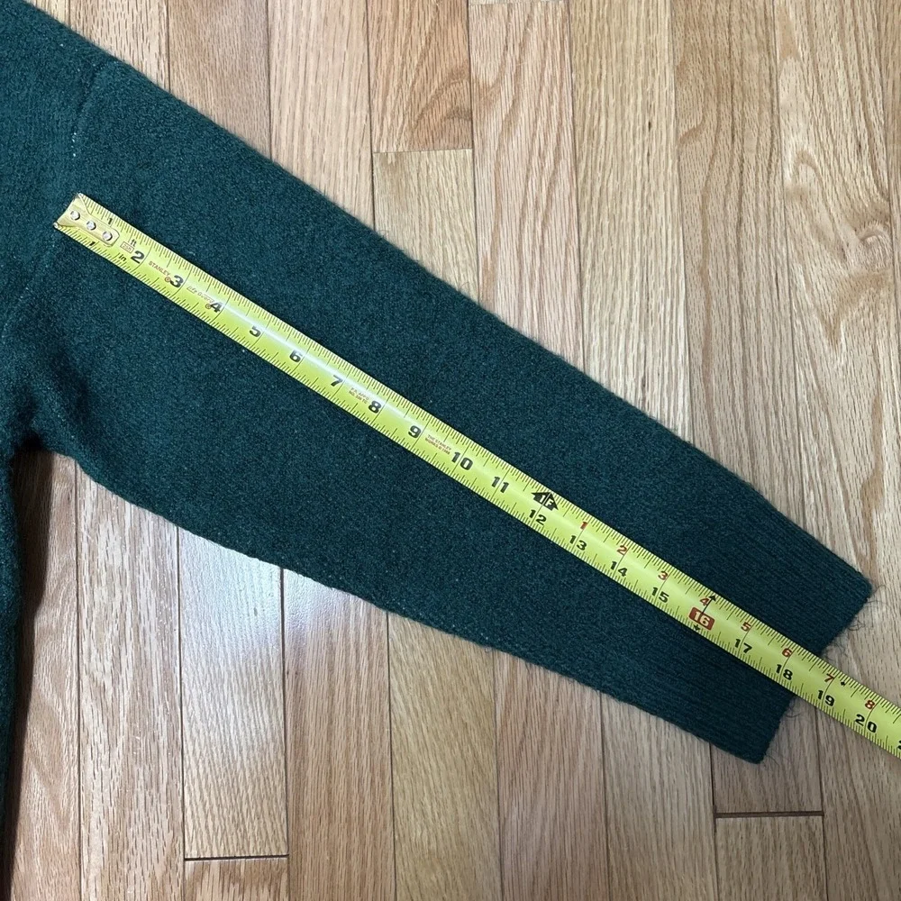 Show Me Your Mumu L102405 Green 'Martini' Classic Crewneck Sweater‎ Size Medium